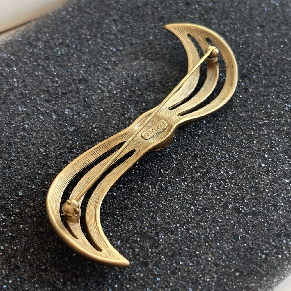 Vintage Signed DESIGNER Monet Brooch Stylized Bow Cabochon Rope Matte Gold - Picture 3 of 4
